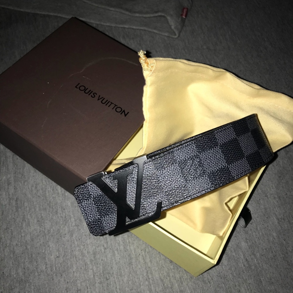 Louis Vuitton LV Logo Belt Authentic - Picture 1 of 5